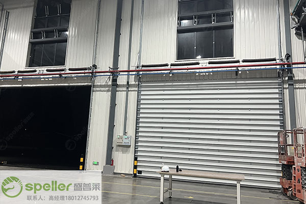 密封保溫提升門助力工廠電動(dòng)門改造，速度抗風(fēng)雙重保障